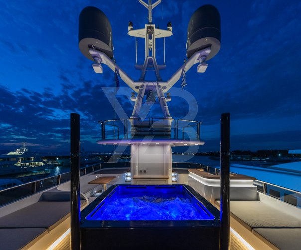 Invader yacht exterior 4