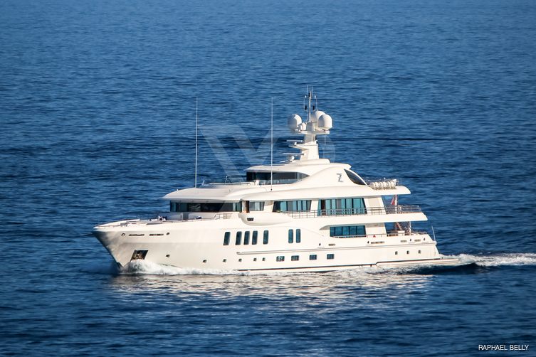 Z yacht exterior 7