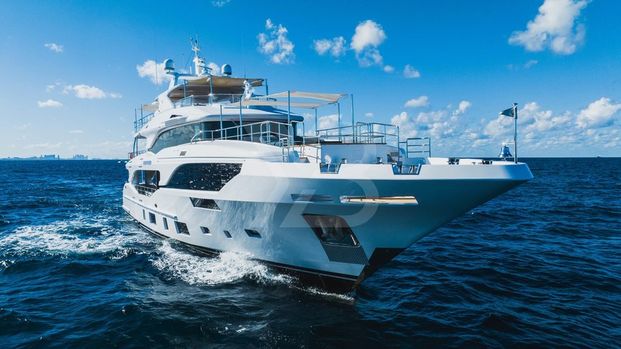 Bella Vita yacht exterior 2