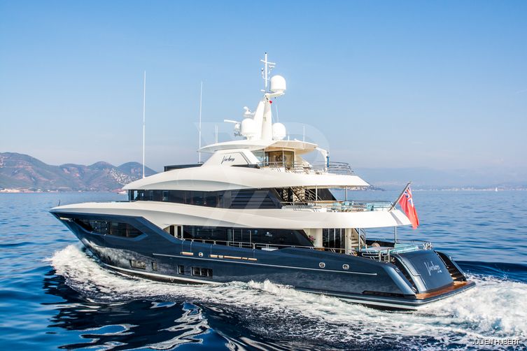 Viatoris yacht exterior 2