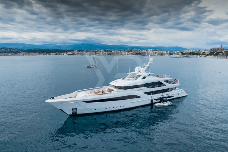 Somnium yacht exterior 14