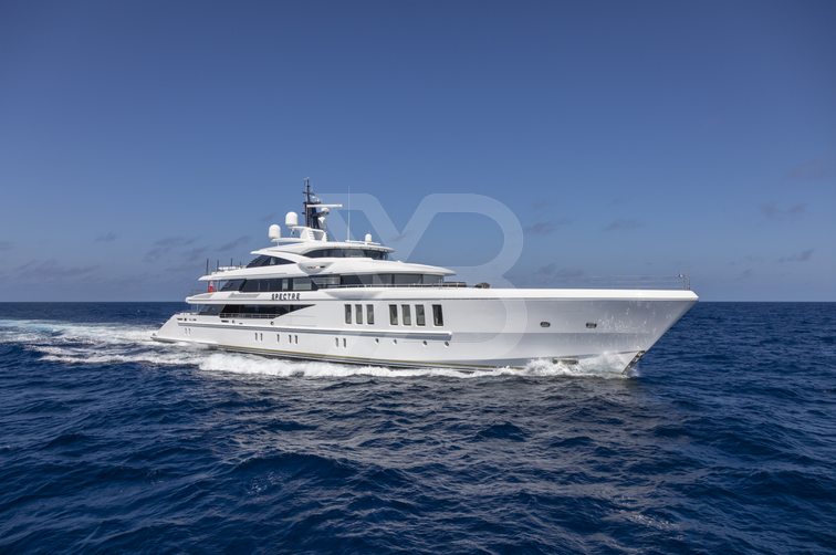 Spectre yacht exterior 2