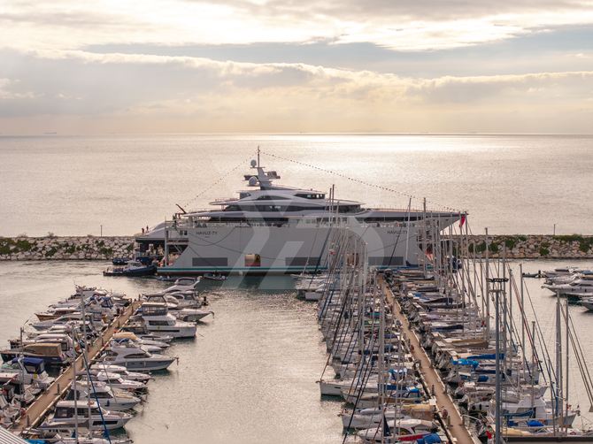 Al Reem yacht exterior 12