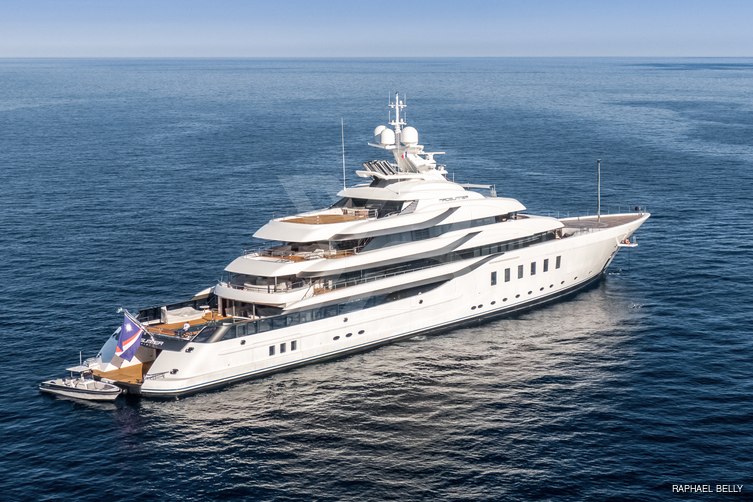 CC-Summer yacht exterior 12