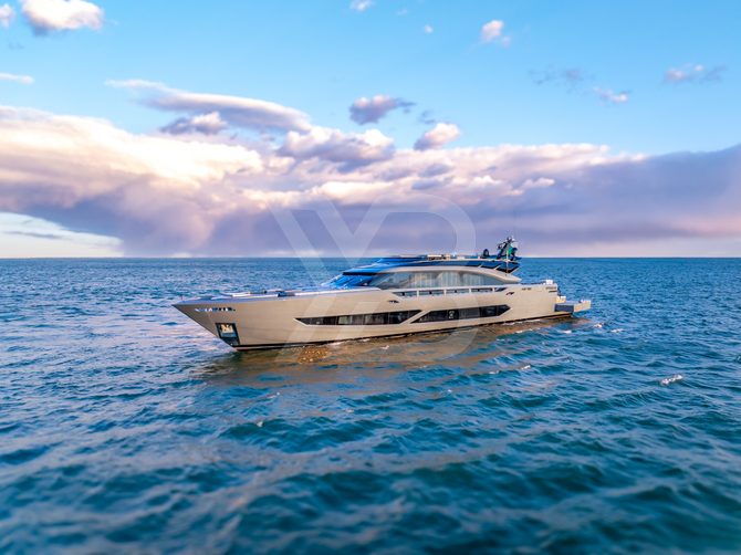 Effe yacht exterior 19