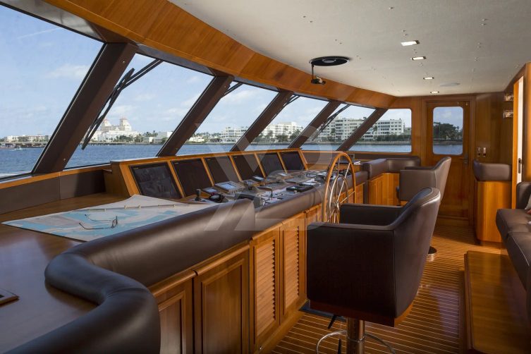 A2 yacht interior 5