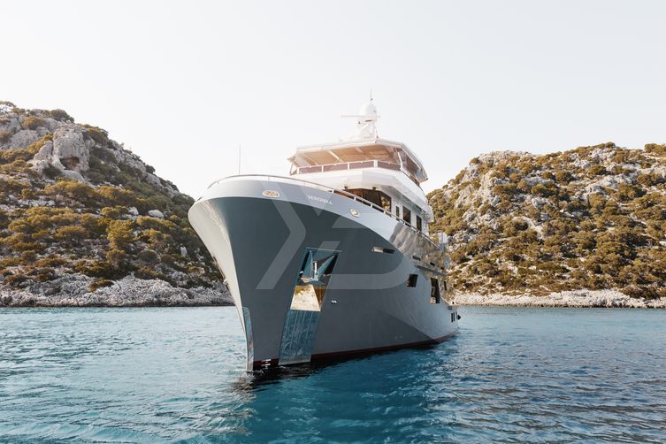 Veronika yacht exterior 3