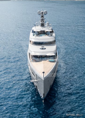 Zen yacht exterior 3