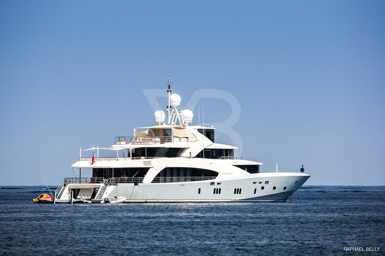 Mariu yacht exterior 7