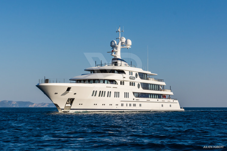 Aurora yacht exterior 18