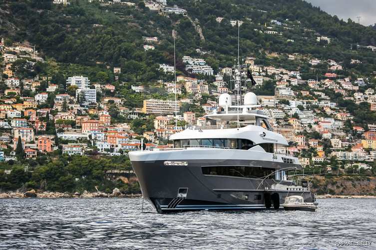 Ares yacht exterior 13