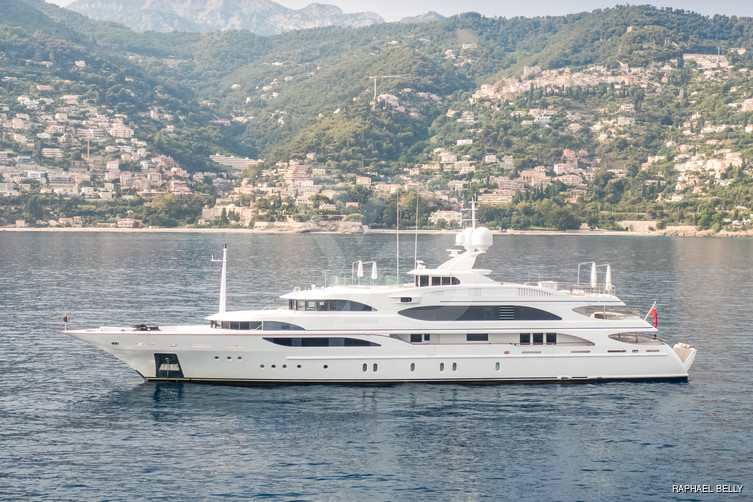 Christina V yacht exterior 8