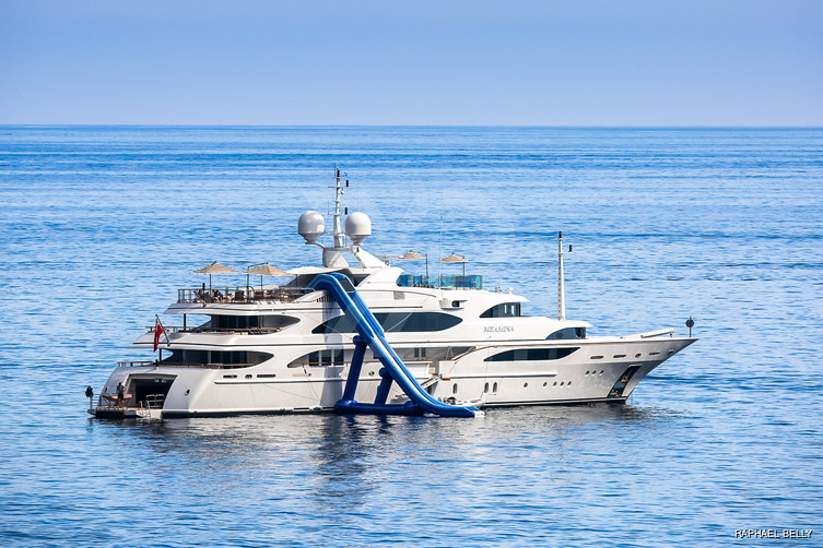 Christina V yacht exterior 10