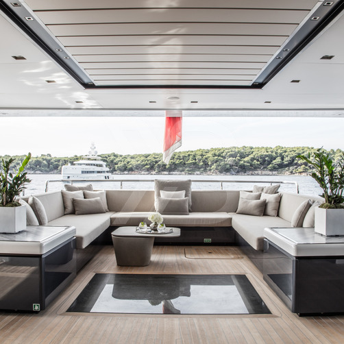 Severin's yacht interior 22