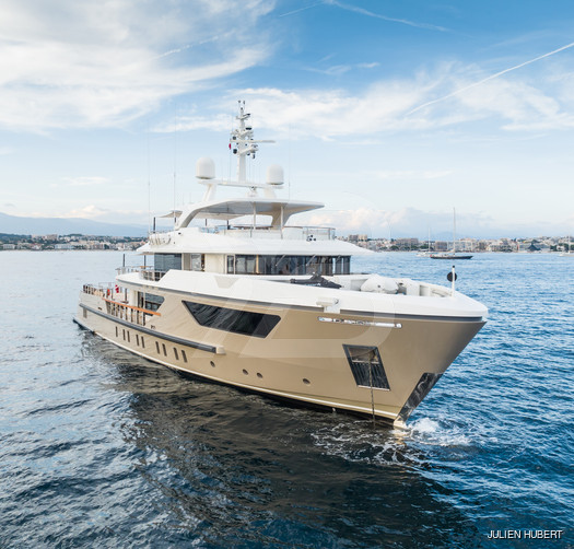 Amika yacht exterior 20