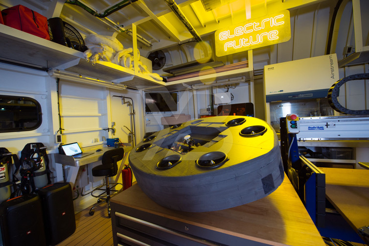 Gene Chaser yacht interior 26