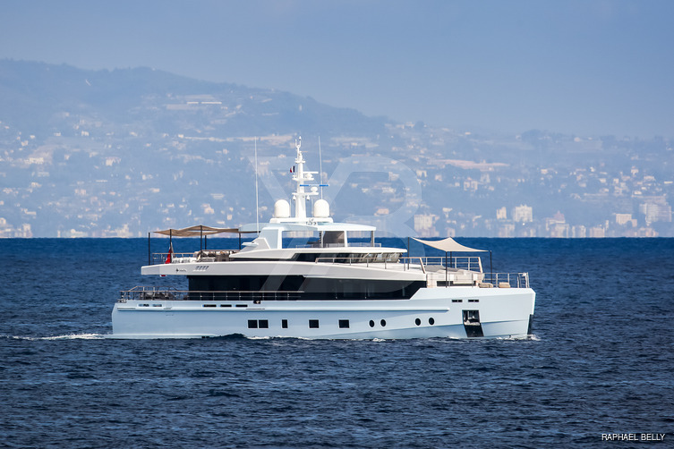 Jesma II yacht exterior 6