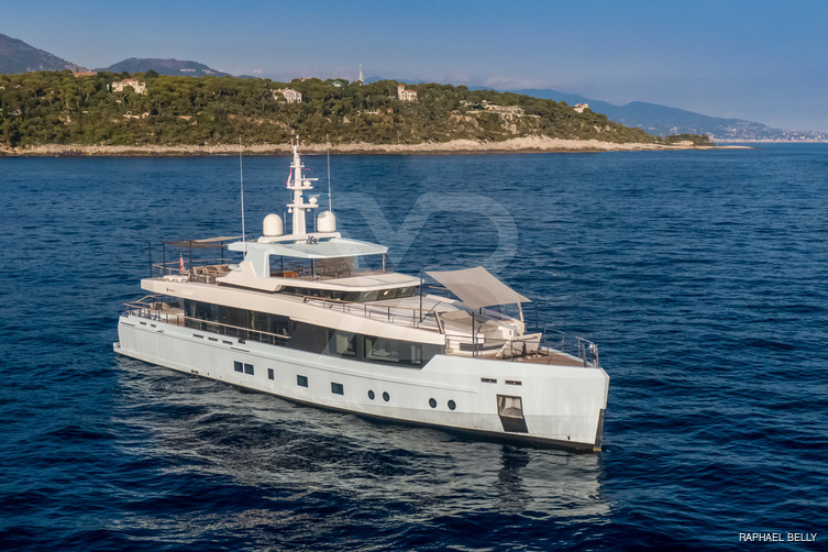 Jesma II yacht exterior 14