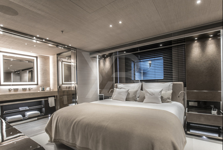 Severin's yacht interior 16