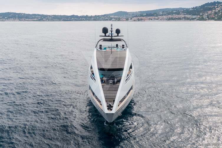 Ocean Emerald yacht exterior 3