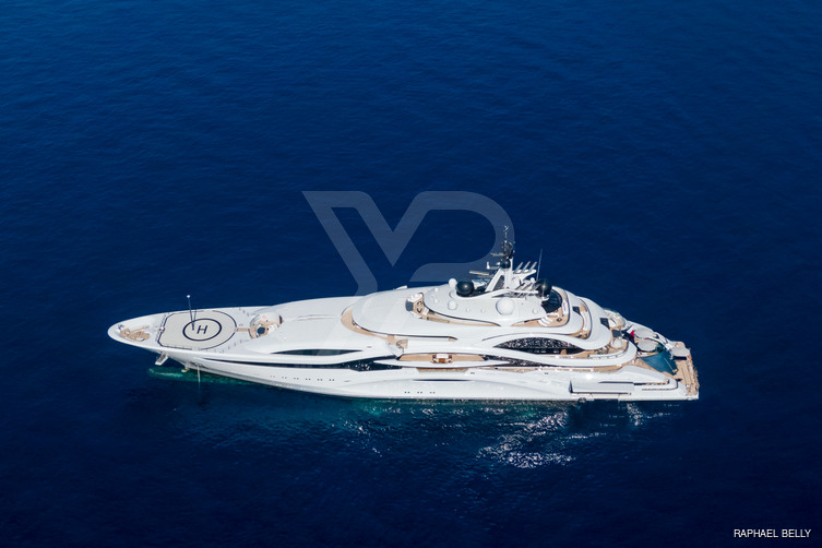 Al Lusail yacht exterior 2