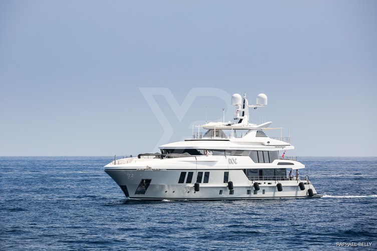 Rasha yacht exterior 2