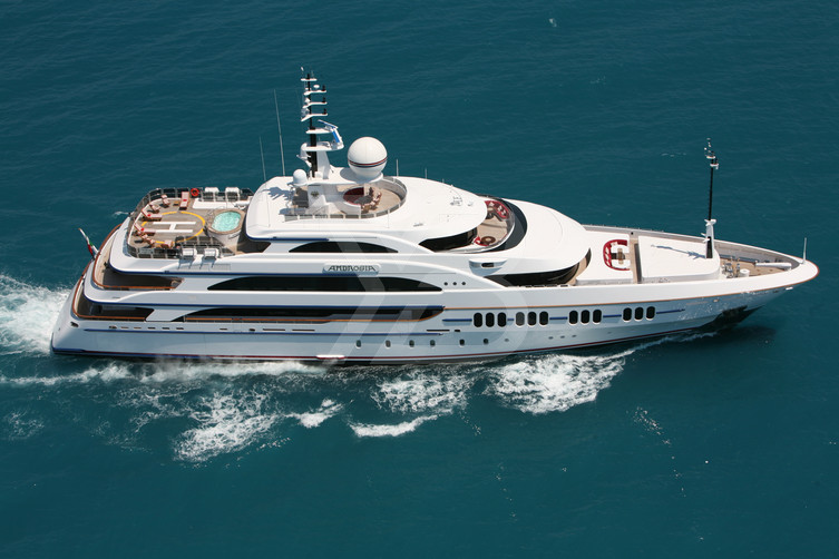 Amer yacht exterior 2