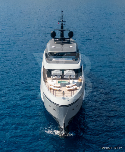 Virtuosity yacht exterior 3