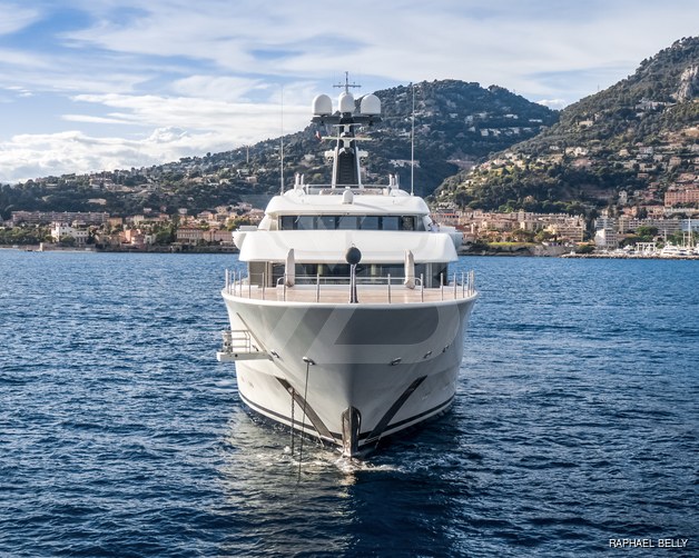 Gigia yacht exterior 3