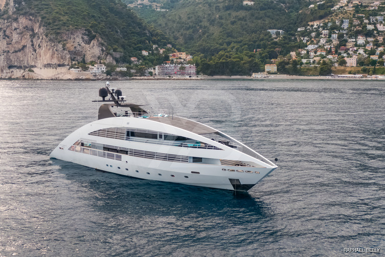 Ocean Emerald yacht exterior 2