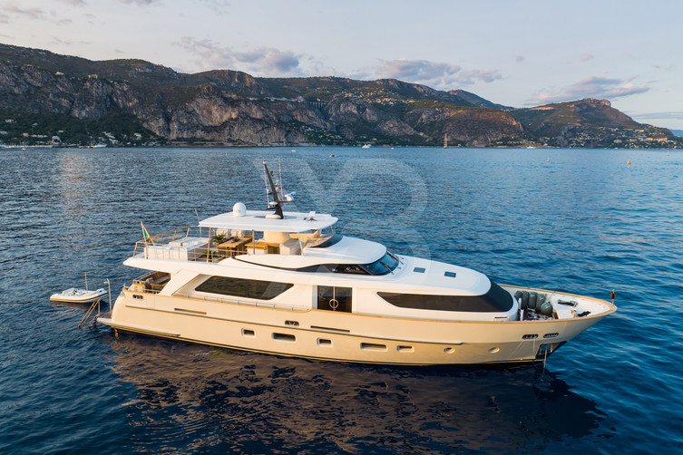 Valentina II yacht exterior 2