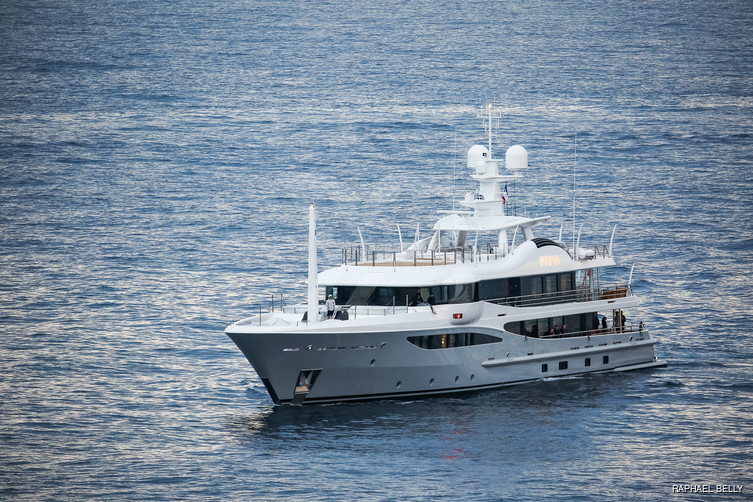 Papa yacht exterior 5