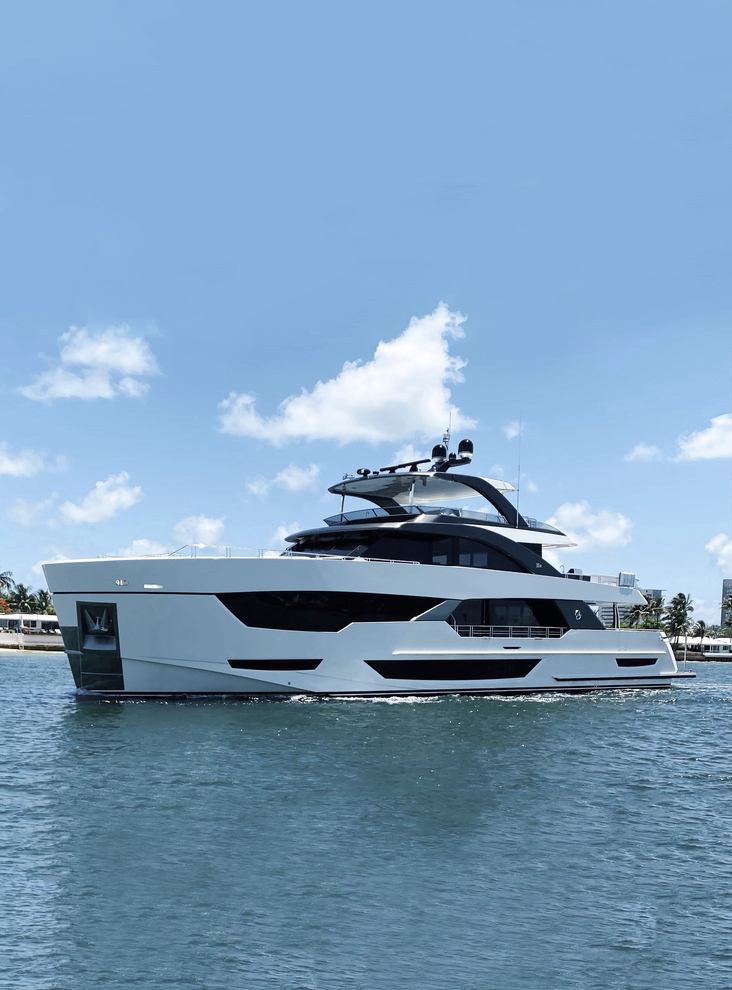 ziggy-yacht-exterior-3.jpg
