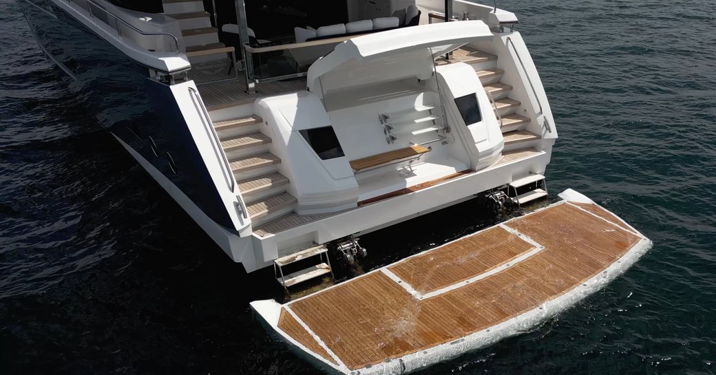 Sunseeker-88-Yacht-swim-platform-low