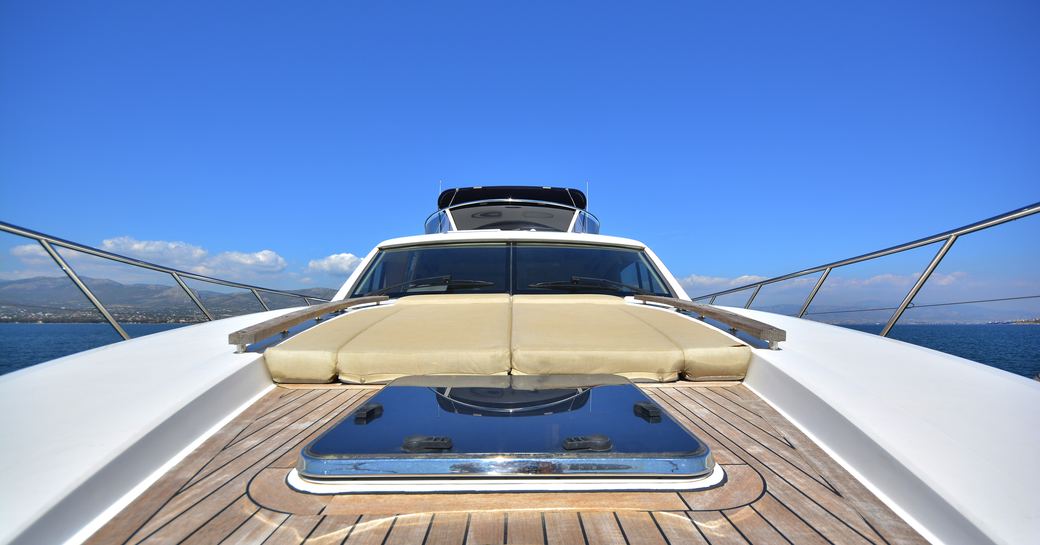 foredeck hatch seen from bow 