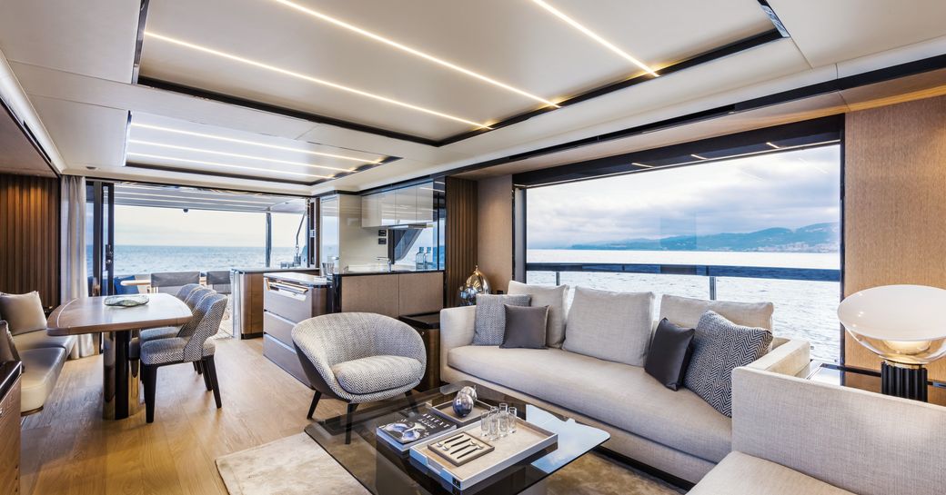 Absolute Navetta 68 interior