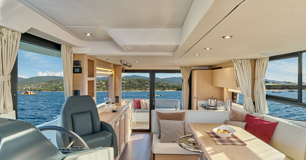 Beneteau Swift Trawler 48 interior 