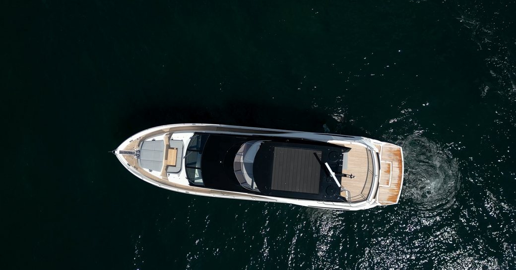 Sunseeker-88-Yacht-overhead