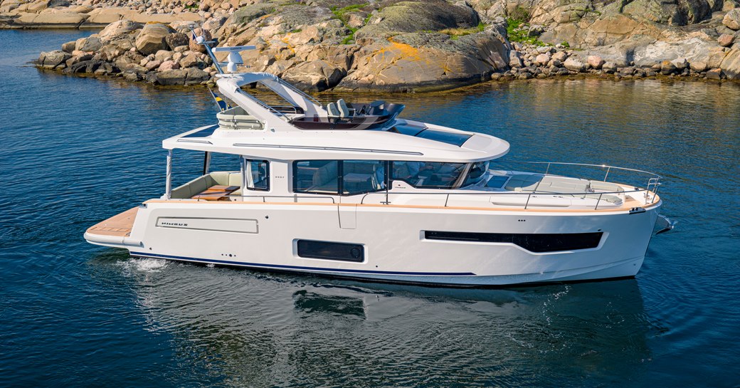 495 Flybridge 