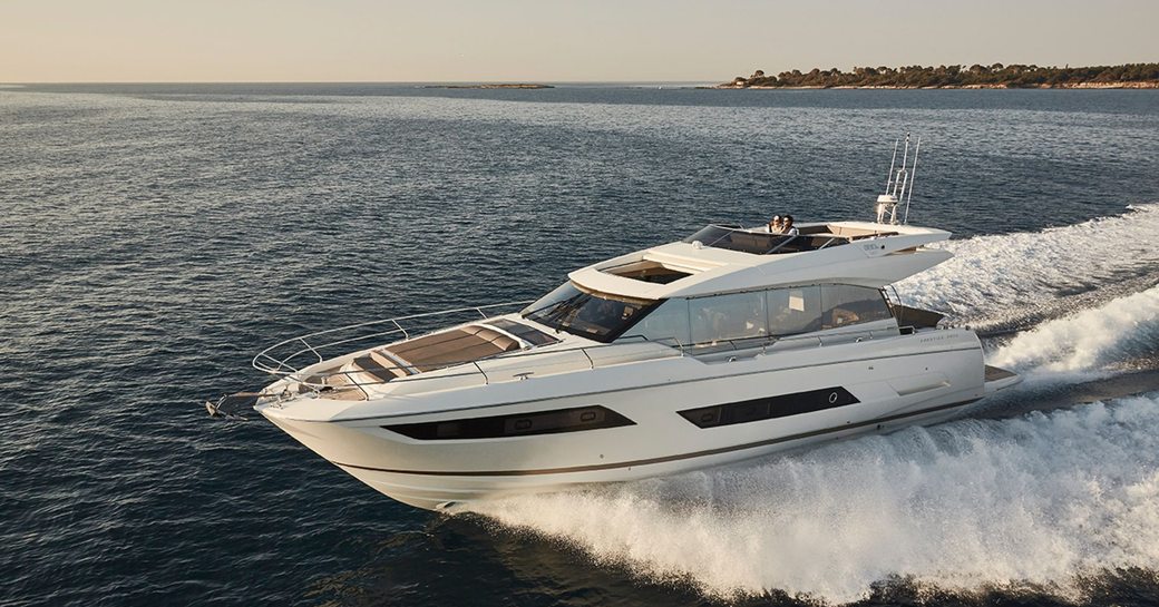 Prestige 680 exterior