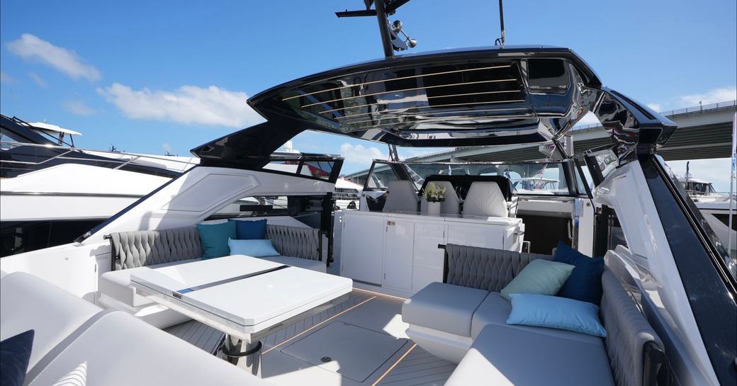 Sunseeker Superhawk deck