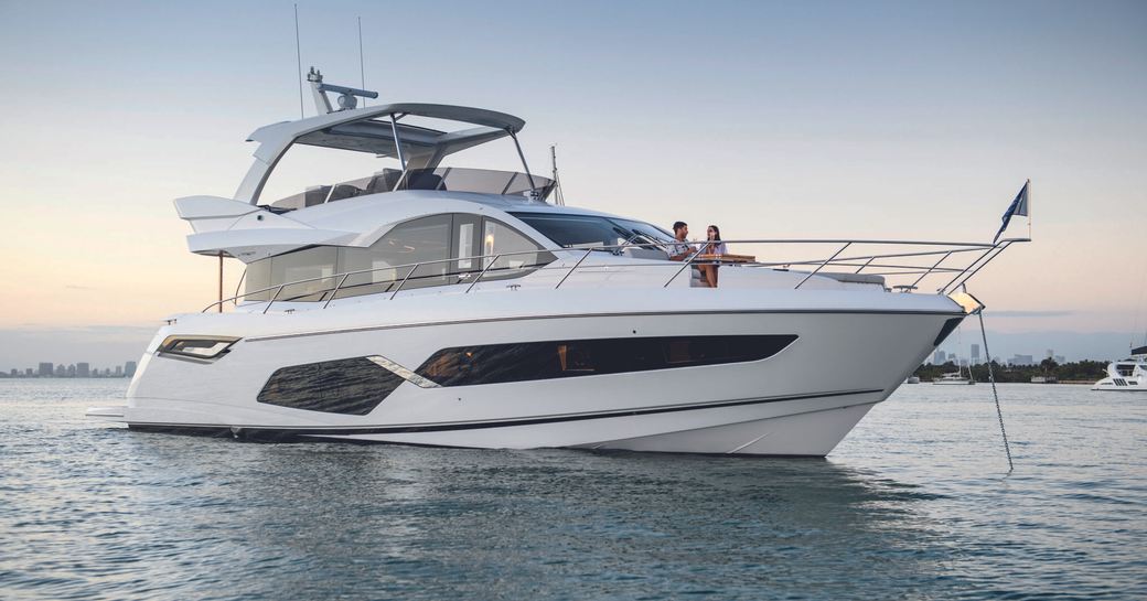 Sunseeker Manhattan 68 flybridge yacht