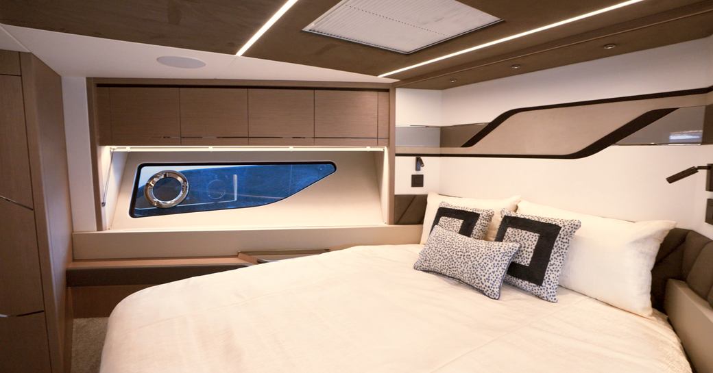 Sunseeker-Predator-75-VIP-cabin