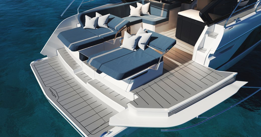 Fairline Targa 40 Mk2 2023 aft beach club shot