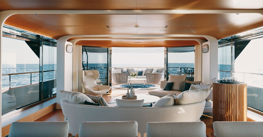 Benetti 37m Motopanfilo design, motopanfilo salon