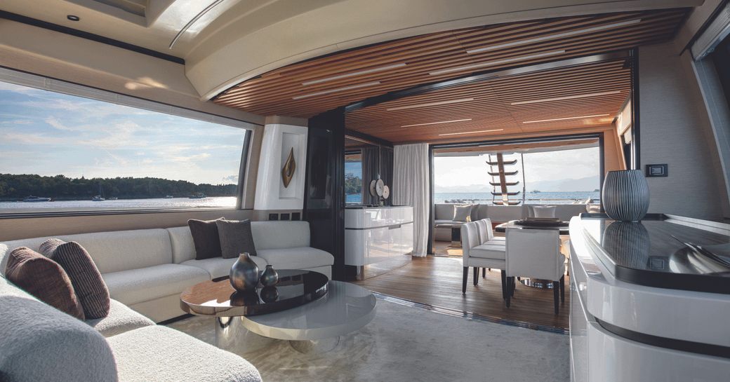 Azimut interior