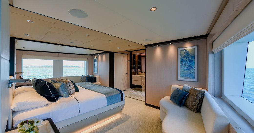 Majesty 120 owner cabin