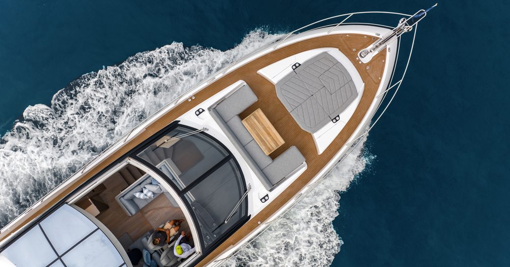 Sunseeker-Predator-75-overhead