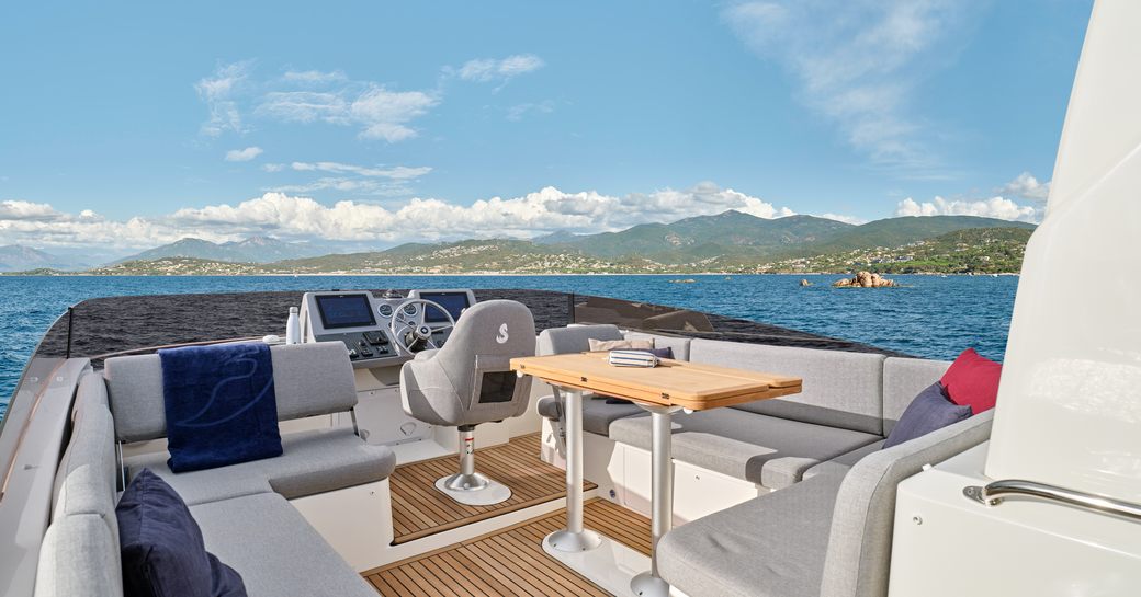 Beneteau Swift Trawler 48 decks