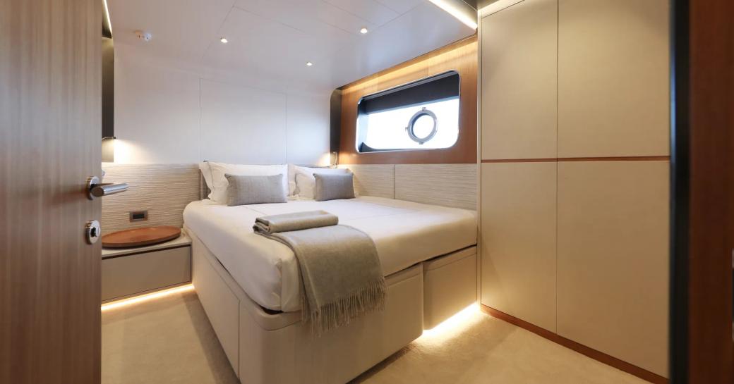 Ocean-Alexander-35-Puro-double-cabin